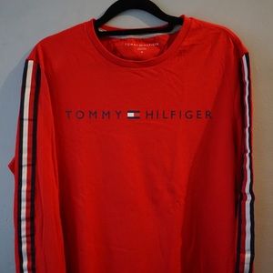 Tommy long sleeve.